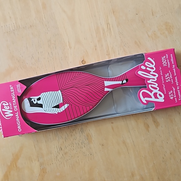 WET BARBIE HAIRBRUSH - Picture 10 of 16